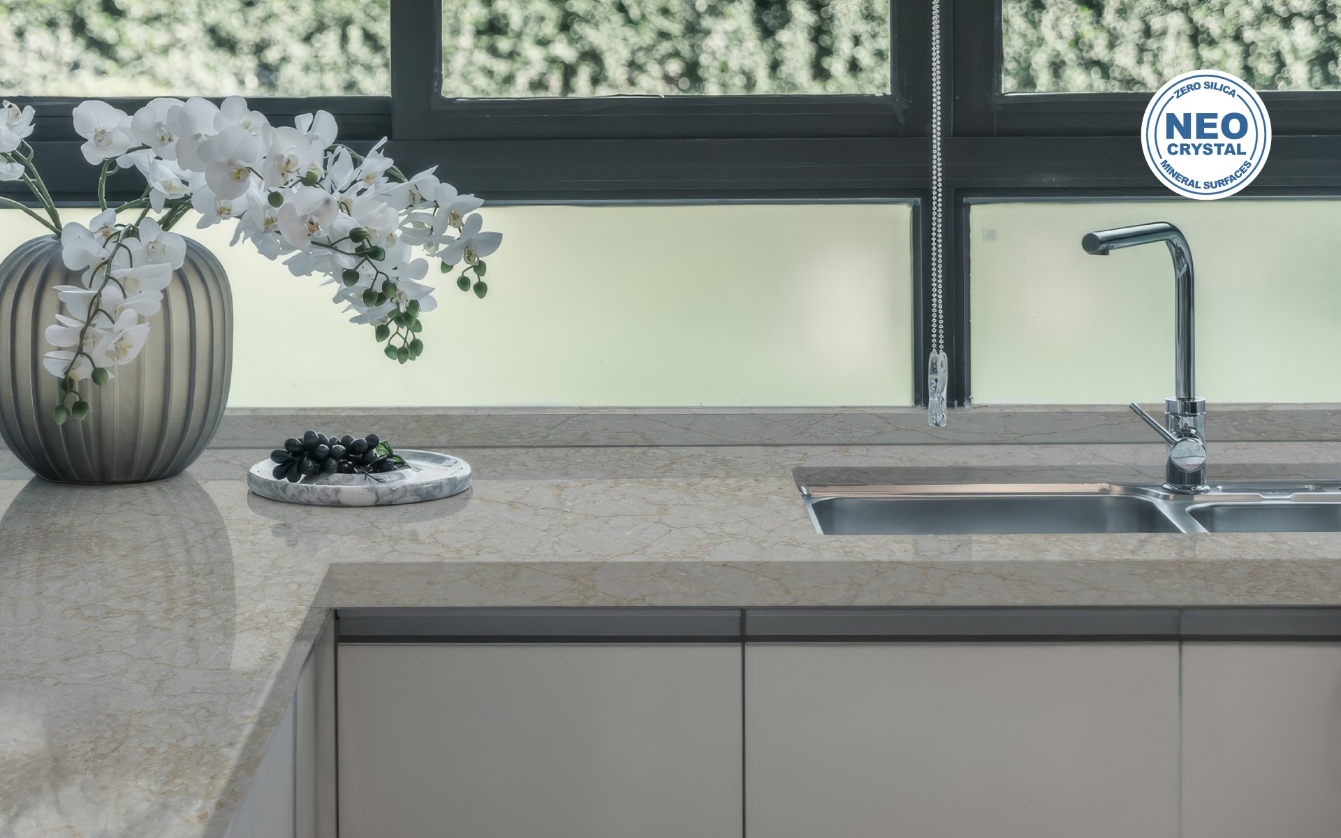 NEO CRYSTAL by Avant Quartz - a revolution in the quartz surface market